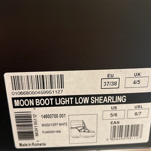 Moon Boot - Low, Shearling - Picture 2 of 2